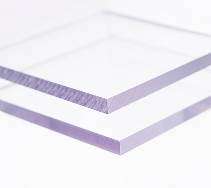 Plaque en polycarbonate transparent sur mesure